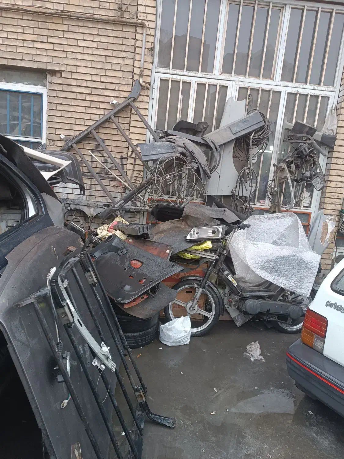 اسقاط  فرسوده.      تصادفی|خودرو سواری و وانت|تبریز, |دیوار