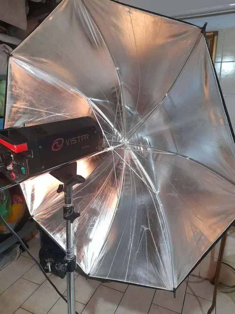 دوشاخه فلاش300 ژول همراه با ساف باکس چتر و پایه|دوربین عکاسی و فیلمبرداری|تهران, صادقیه|دیوار