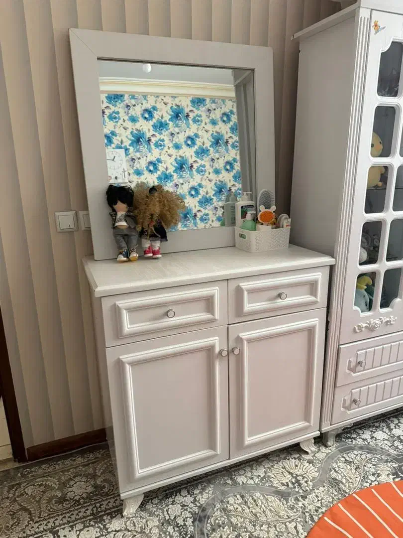 فروش لوازم تخت خاب بچه کمد لباس  مبل سلطتتی|تخت و صندلی بچه|کاشمر, |دیوار