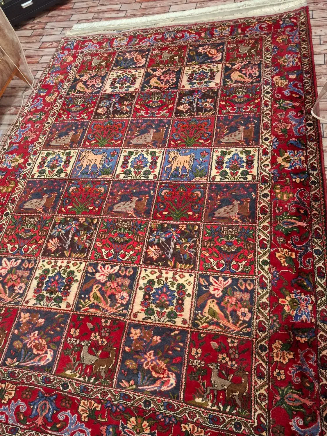 قالی دست‌باف قدیمی|فرش|اصفهان, سپاهان‌شهر|دیوار