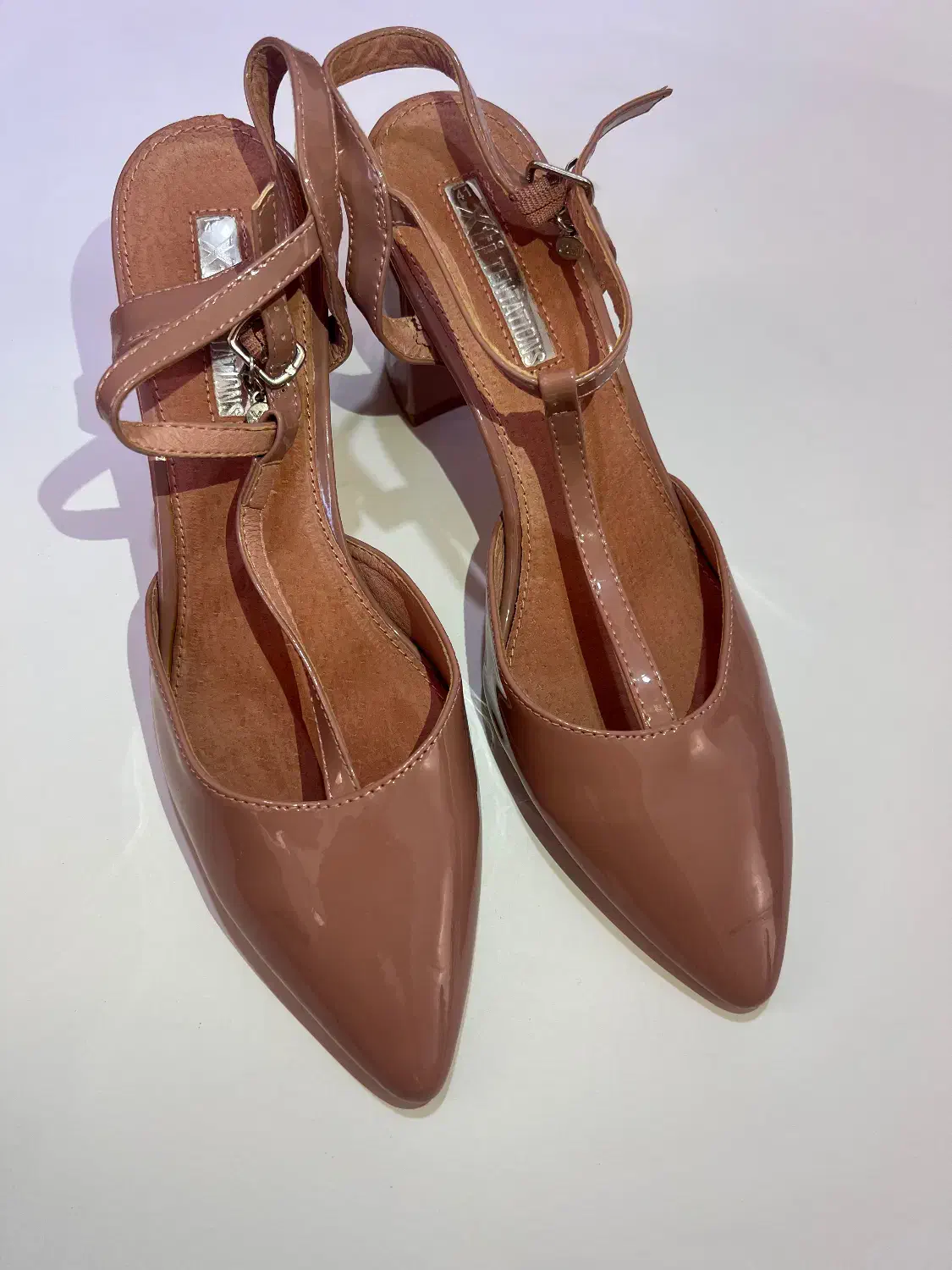 کفش|کیف، کفش، کمربند|مشهد, هنرستان|دیوار