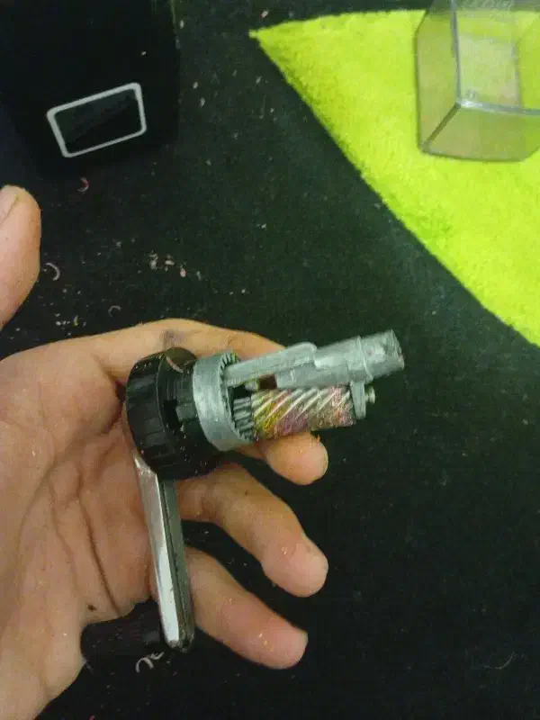 مداد تراش مخزن دار اهنی|لوازم التحریر|گرگان, |دیوار