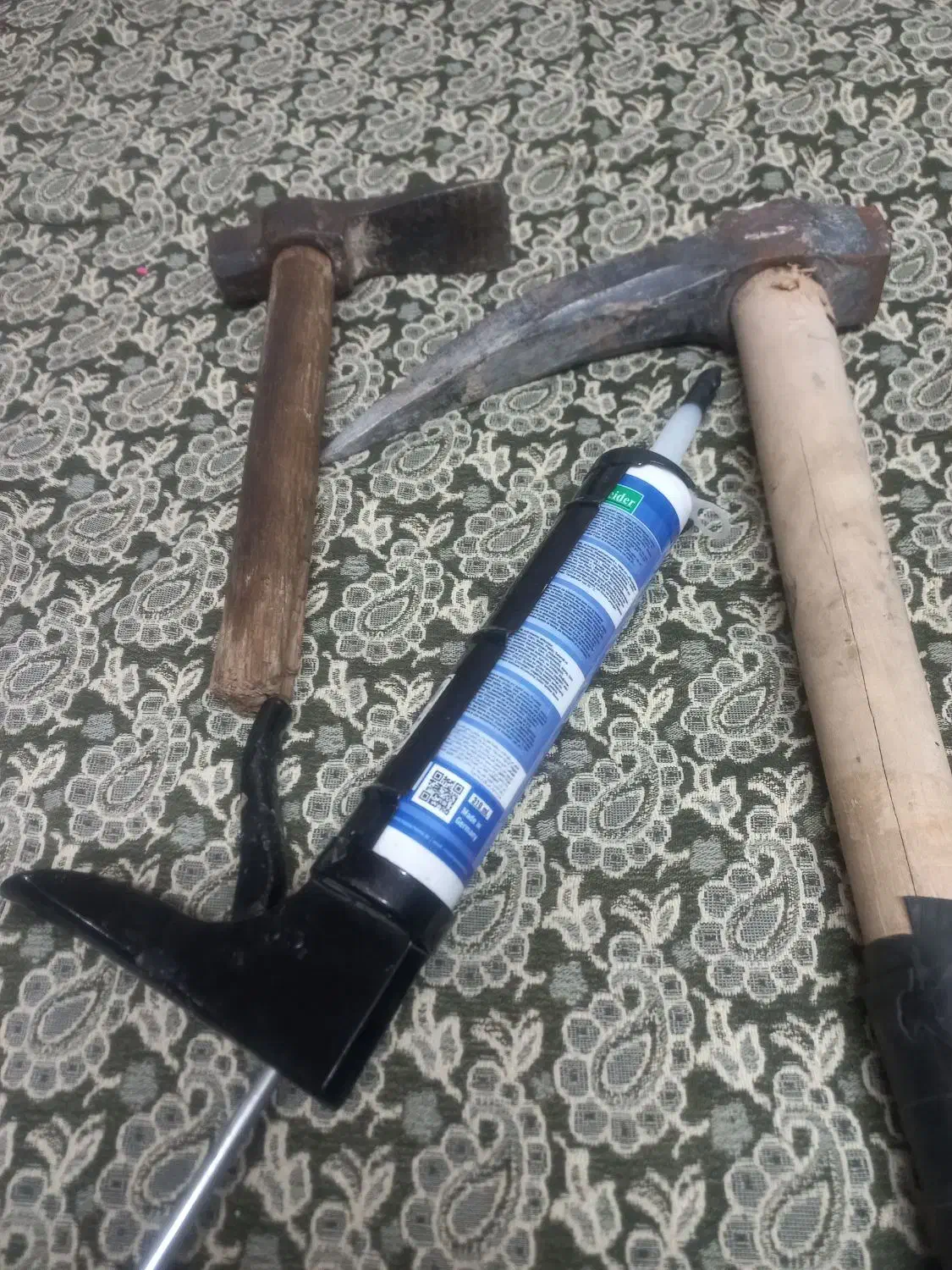 کلنگ حفاری ،چاه کنی.   تیشه.   تفنگ چسب درز گیری|ابزارآلات|کرج, اسلام‌آباد|دیوار