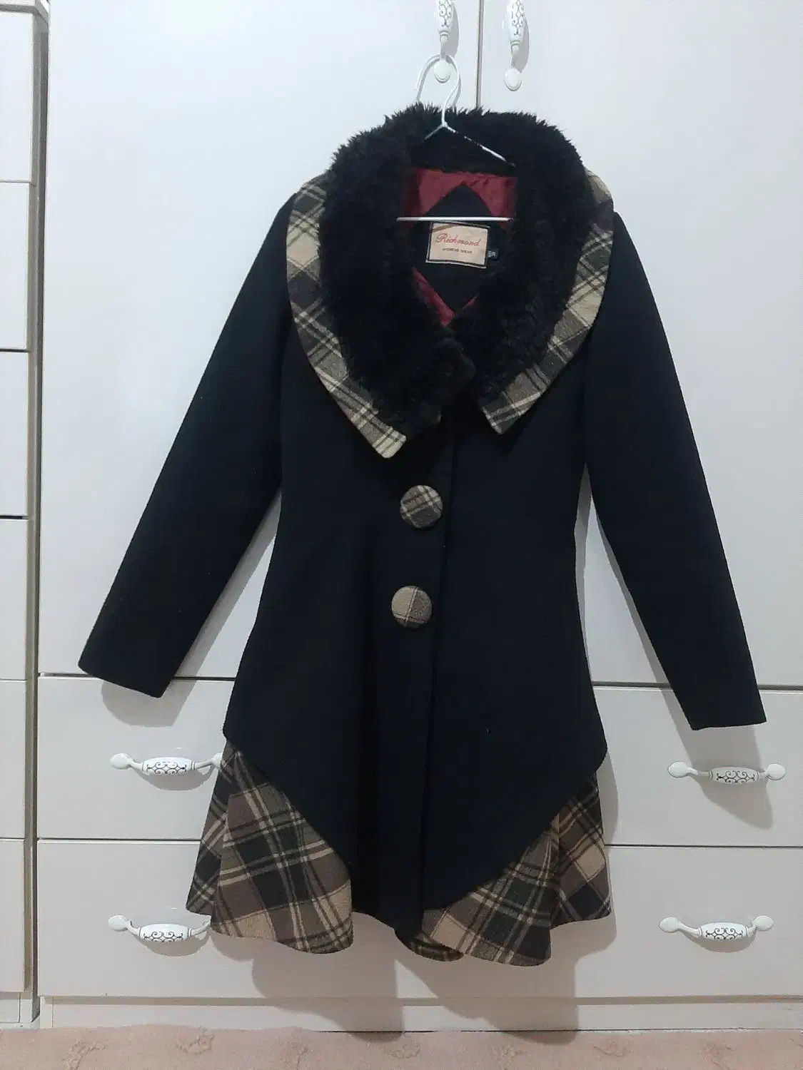 پالتو|لباس|کرمانشاه, |دیوار