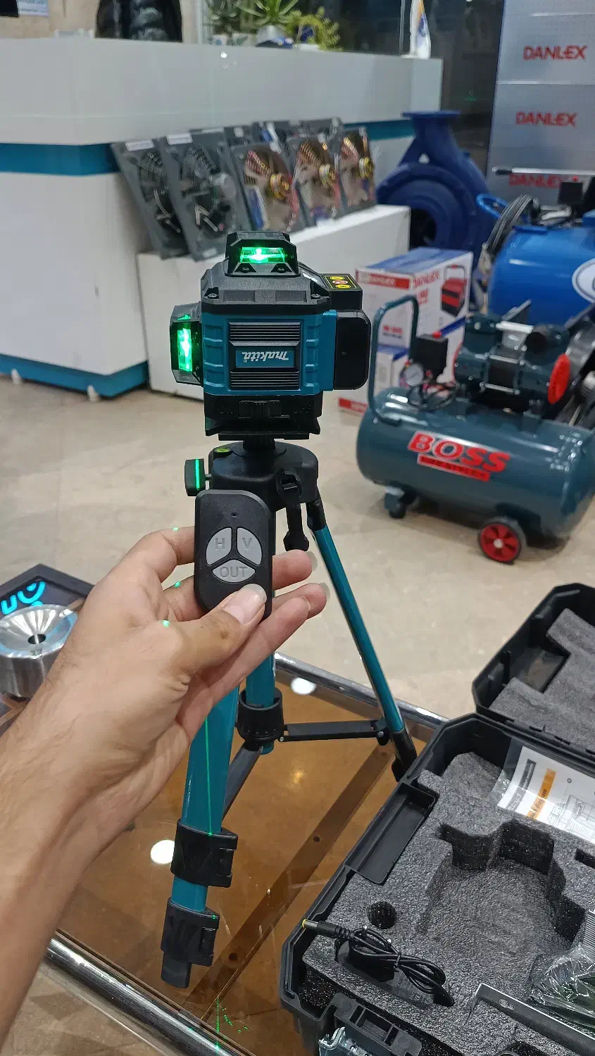 ترازلیزری ریموت دار ماکیتا اصل|ابزارآلات|سبزوار, کهنه آب|دیوار