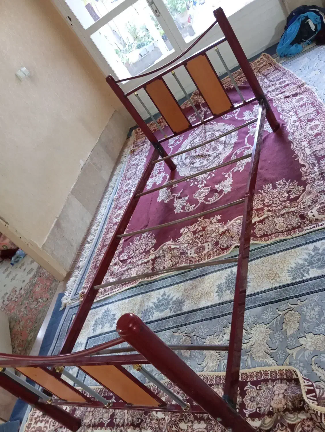 تخت اهنی|تخت و سرویس خواب|طرقبه, |دیوار