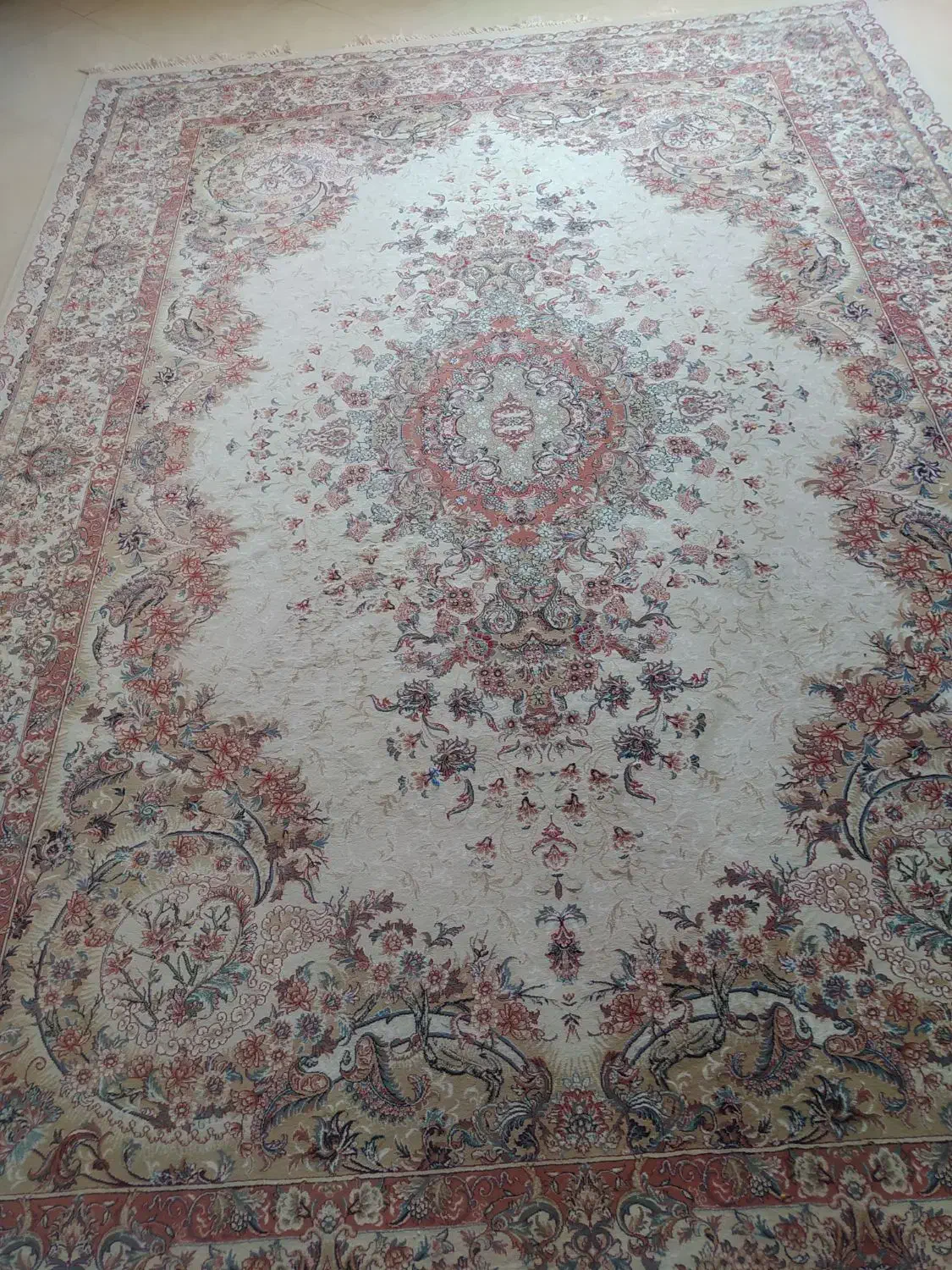 فرش|فرش|نیشابور, بزرگمهر|دیوار