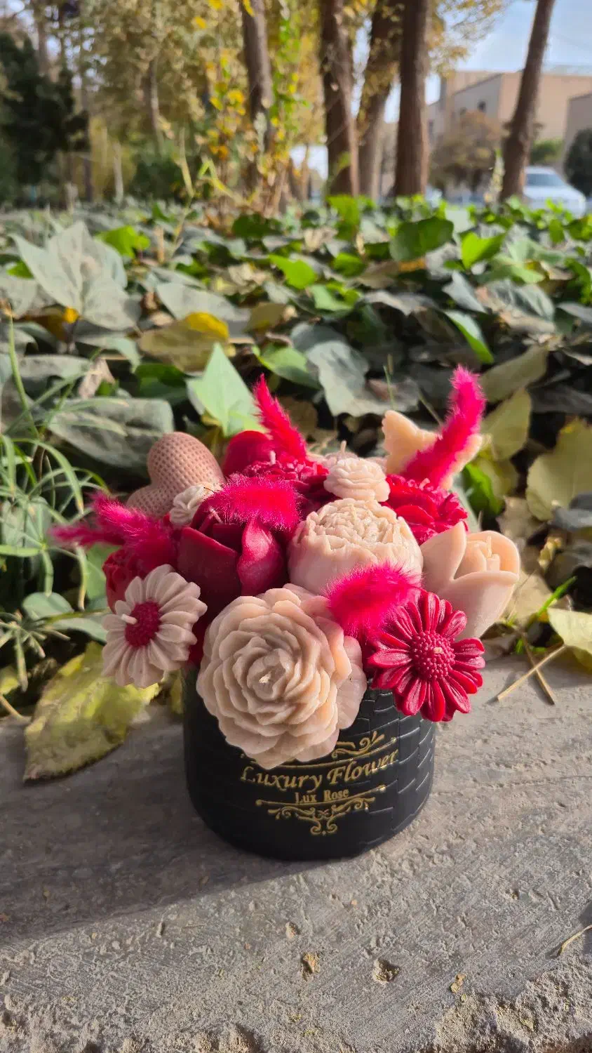 باکس گل هدیه روز زن|گل مصنوعی|یزد, |دیوار