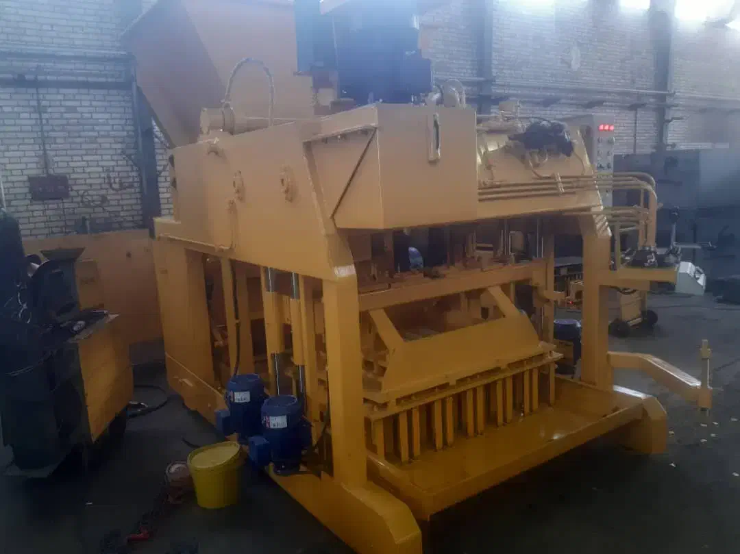 قابلیت چرخش ۳۶۰درجه دستگاه بلوک زن|ماشینآلات صنعتی|قشم, |دیوار