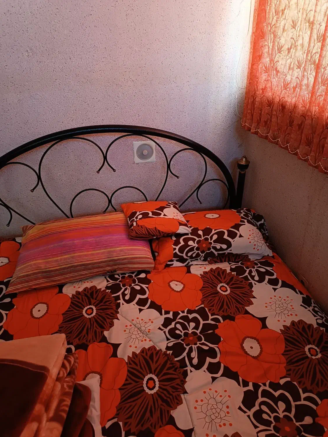 تخت دونفره فرفورژه|تخت و سرویس خواب|کرمان, |دیوار