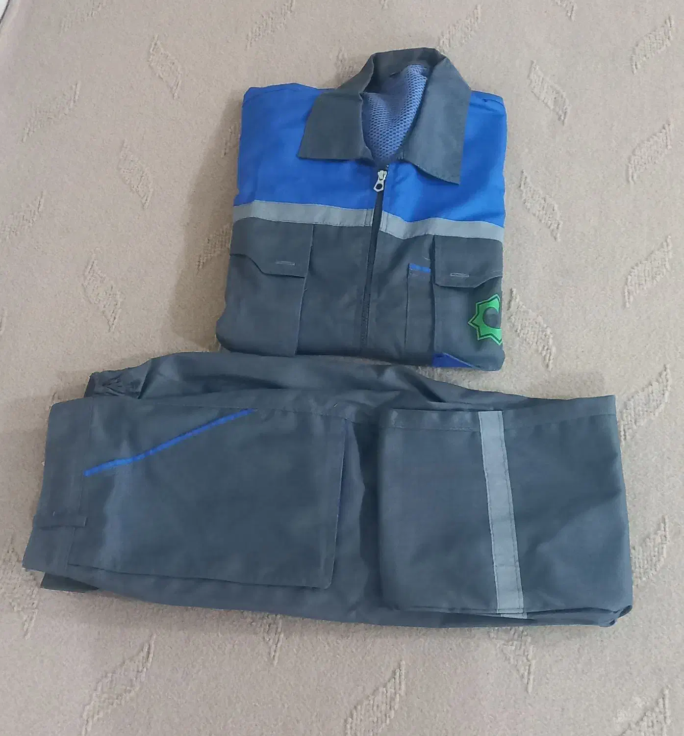 پیراهن و شلوار کار  و دستکش کار|لباس|ایذه, |دیوار