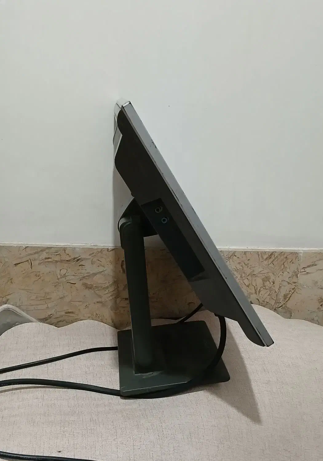 مانیتور دوربین و کامپوتر با کابل برق و کابل تصویر|قطعات و لوازم جانبی رایانه|همدان, |دیوار