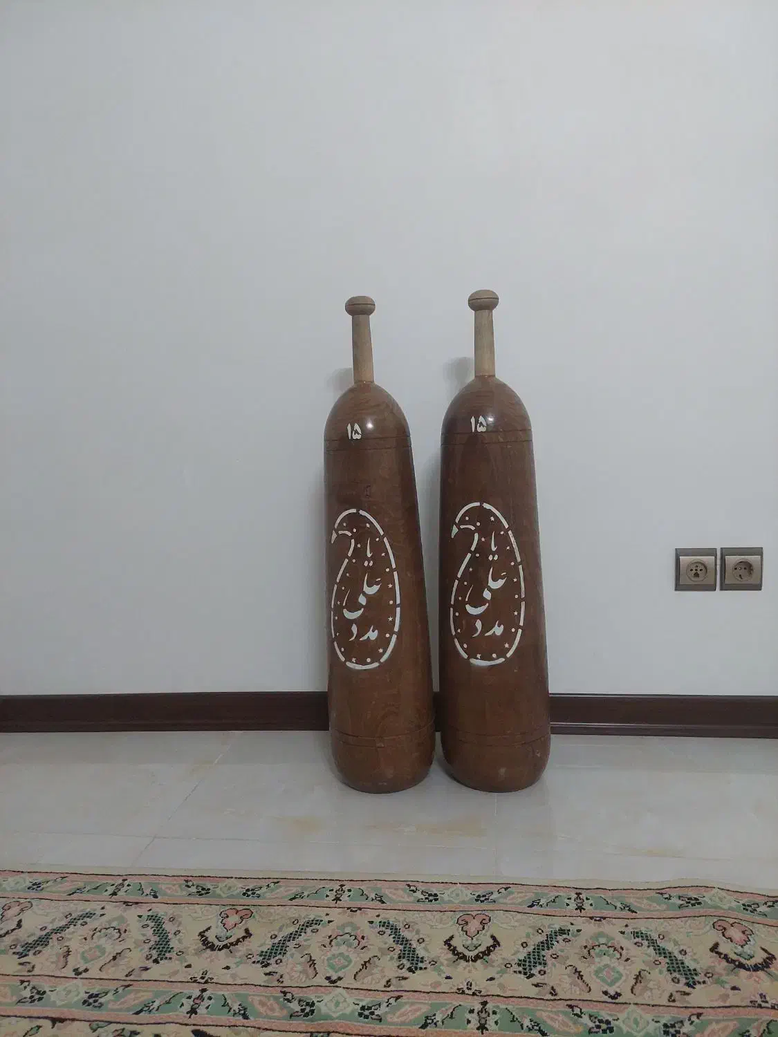 میل باستانی|تجهیزات ورزشی|اصفهان, باغ فدک|دیوار