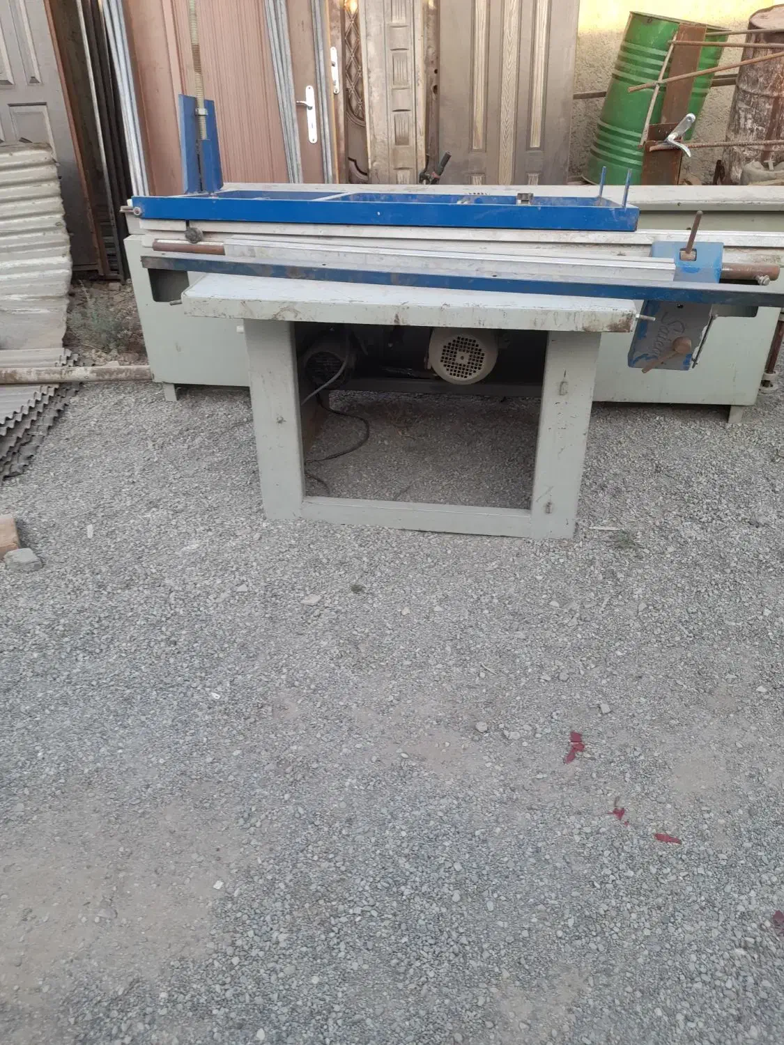 فروش تعدادی دستگاه نجاری وآهنگری ودرب اچ دی اف|ماشینآلات صنعتی|بهارستان, |دیوار