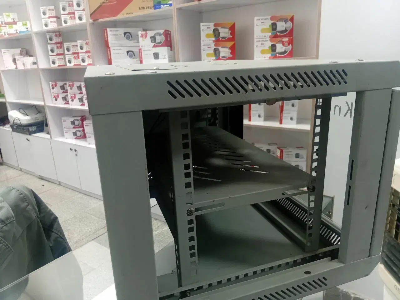 رک شبکه دیواری ۶ یونیت عمق ۴۵|مودم و تجهیزات شبکه|تهران, عبدلآباد|دیوار