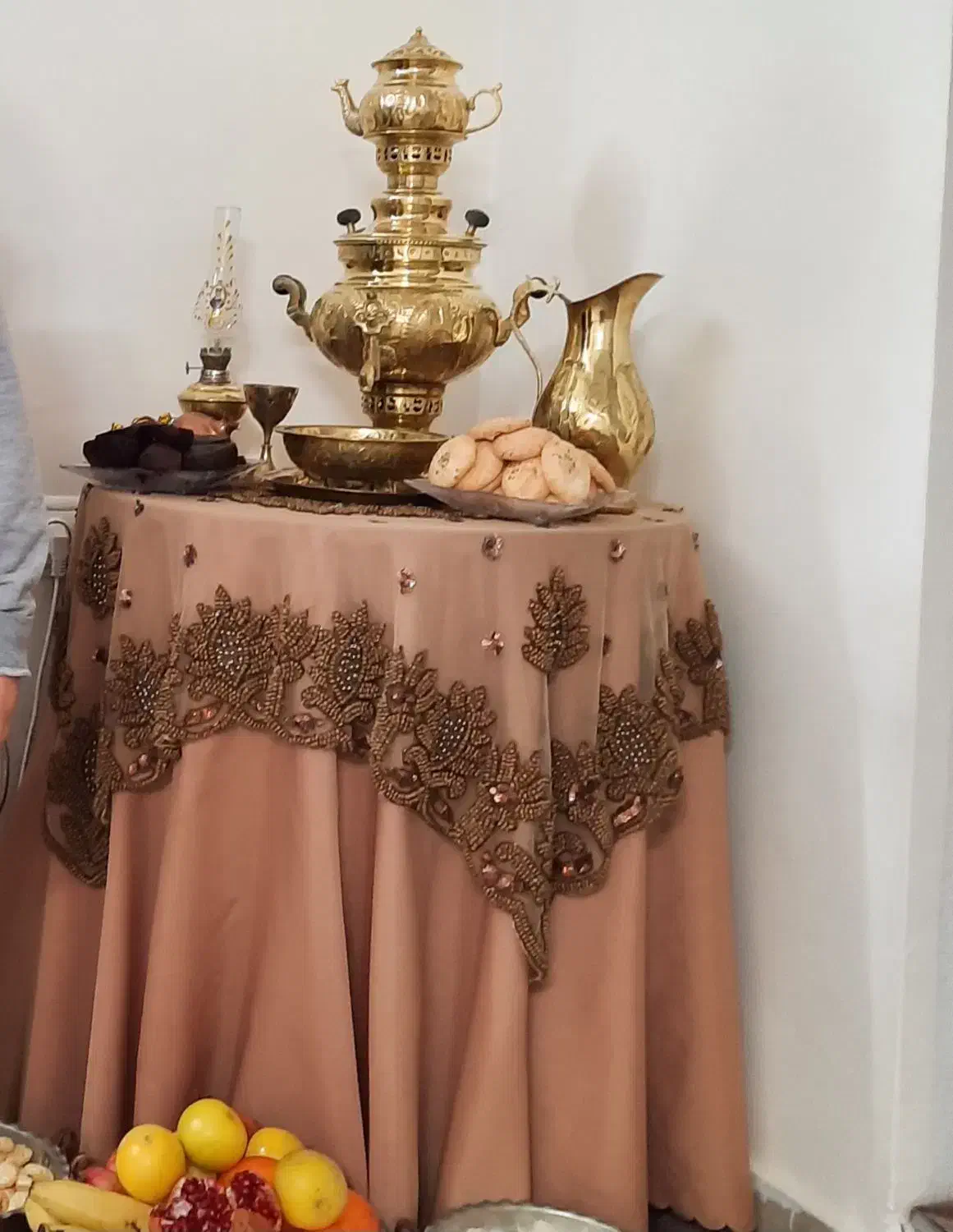 میز گرد مناسب برای شب یلدا|میز تلفن|قرچک, میرزائی شمالی|دیوار