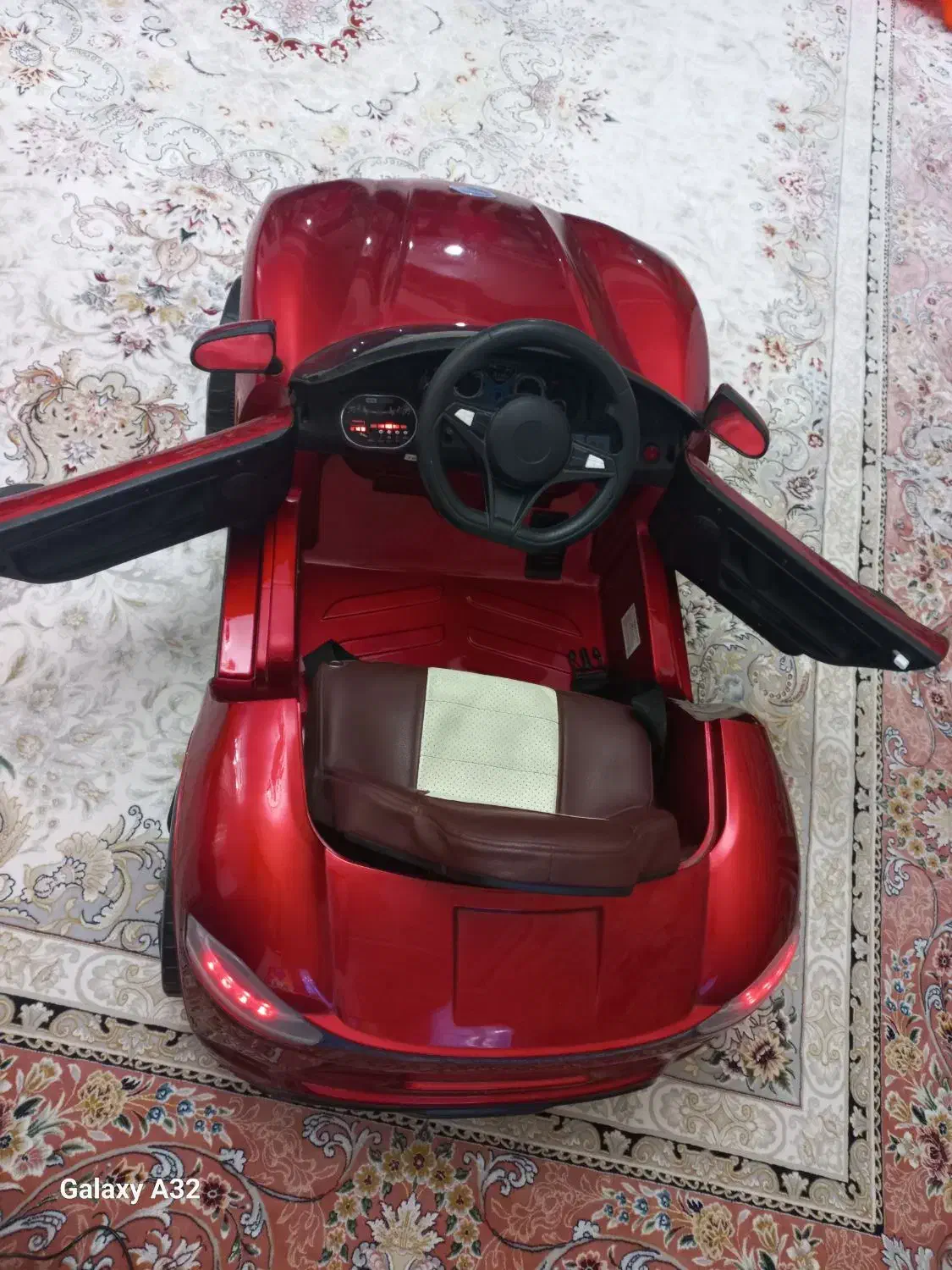 فروش ماشین شارژی موزیکال در حد نو|اسباببازی بچه|کرج, حصارک پایین|دیوار