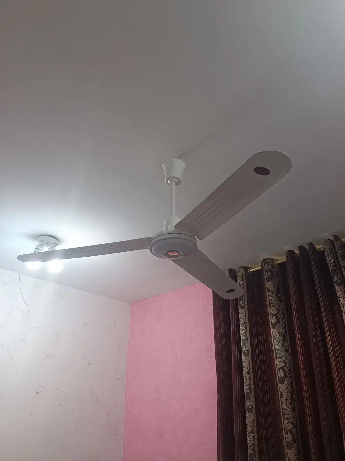 پنکه سقفی|پنکه و تصفیه‌کنندهٔ هوا|شوشتر, |دیوار