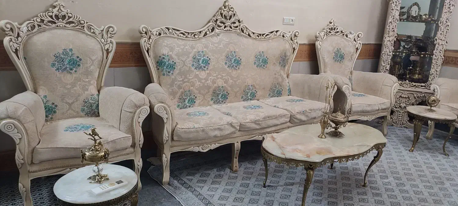 مبل ۹نفره به همرامیزغذاخوری ۲نفره باهم ست هستند|مبلمان خانگی و میز عسلی|قم, شهر قائم|دیوار
