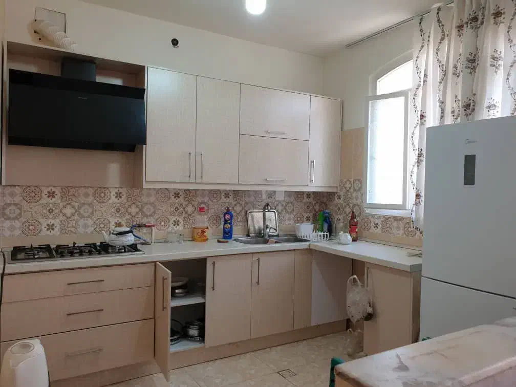 سوئیت دربست حیاط دار و پارکینگ دار|اجارهٔ کوتاهمدت آپارتمان و سوئیت|کاشان, ولیعصر|دیوار