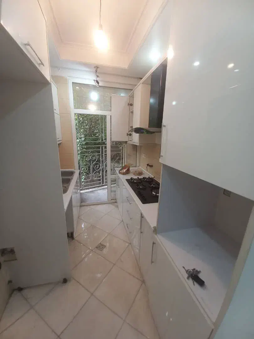 ۶۲متر آسانسور و انباری و بالکن رهن کامل