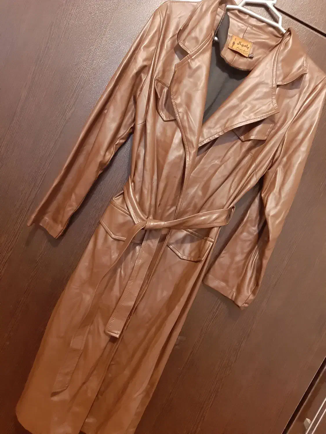 لباس نو|لباس|فلارد, |دیوار