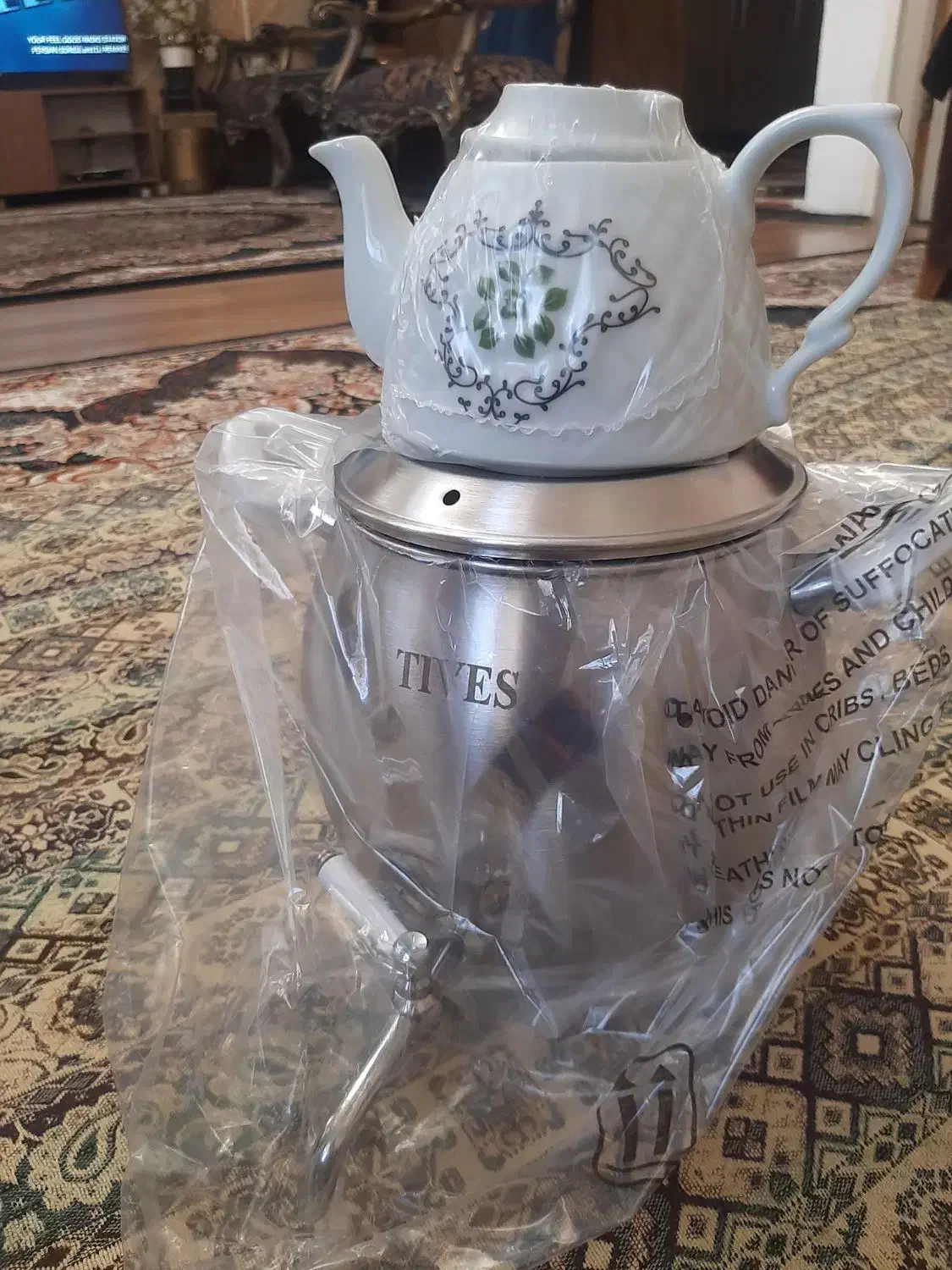 کتری قوری نو|قوری، کتری، قهوهساز دستی|هشتگرد, گلسار|دیوار