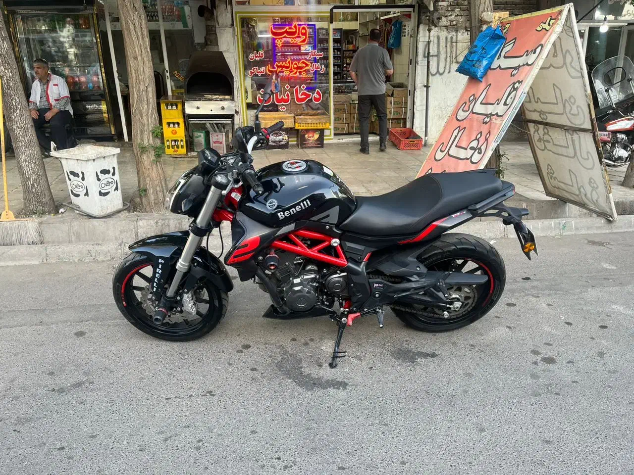 بنلی دو سیلندر ۳۰۰ مدل ۴۰۲|موتورسیکلت|زنجان, |دیوار