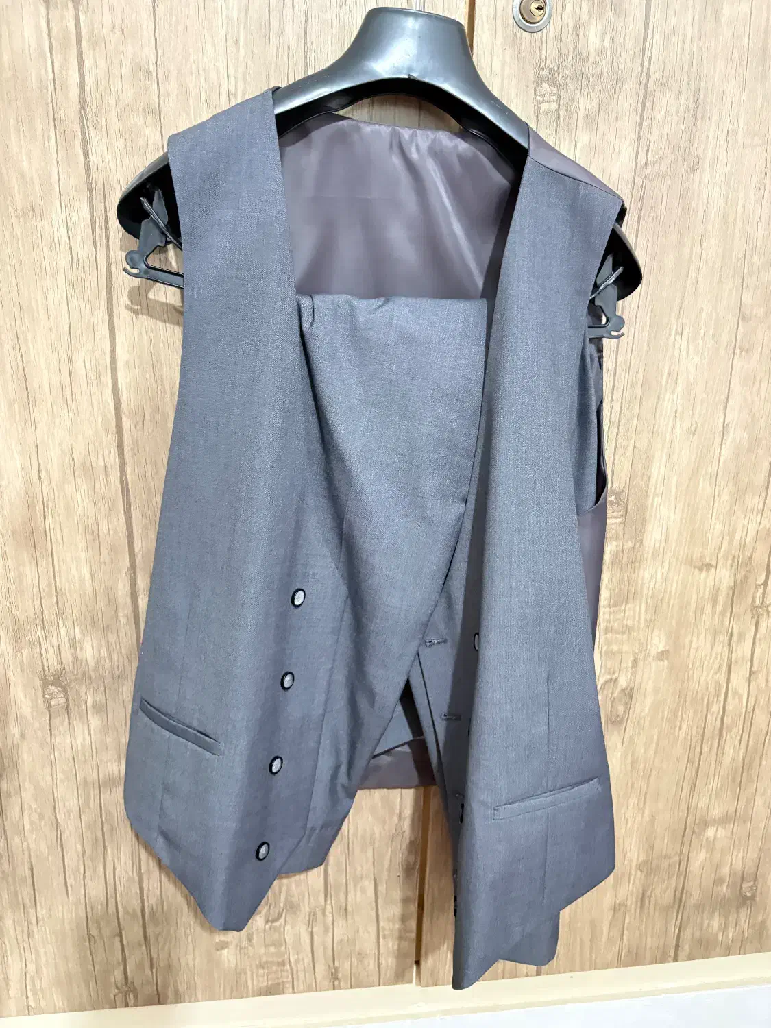 کت و شلوار|لباس|شوشتر, |دیوار