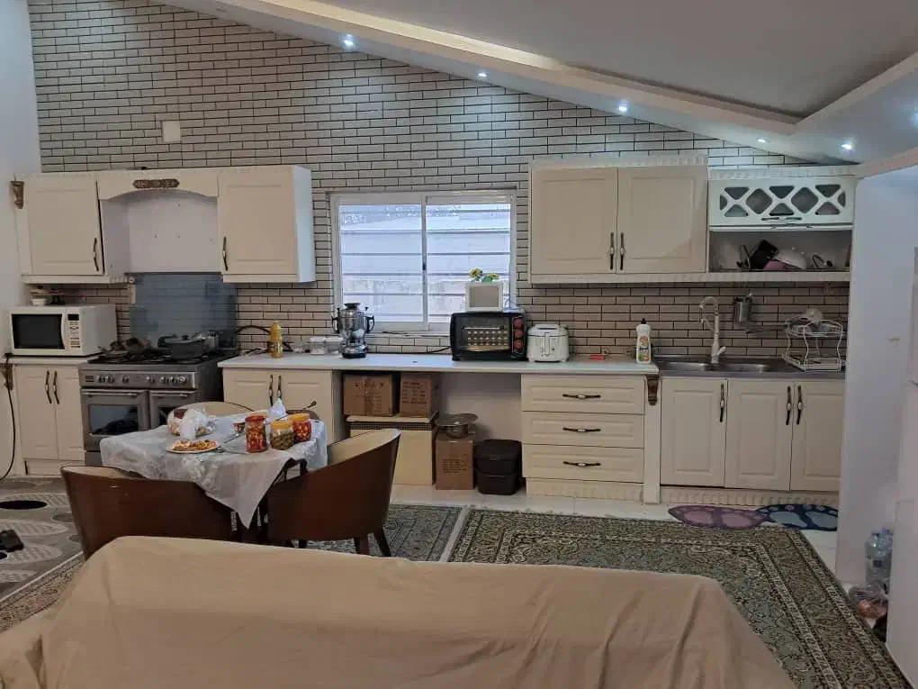 نیم پیلوت همراه با سوییت مجزا  ۲۳۰متر /|فروش خانه و ویلا|آمل, |دیوار