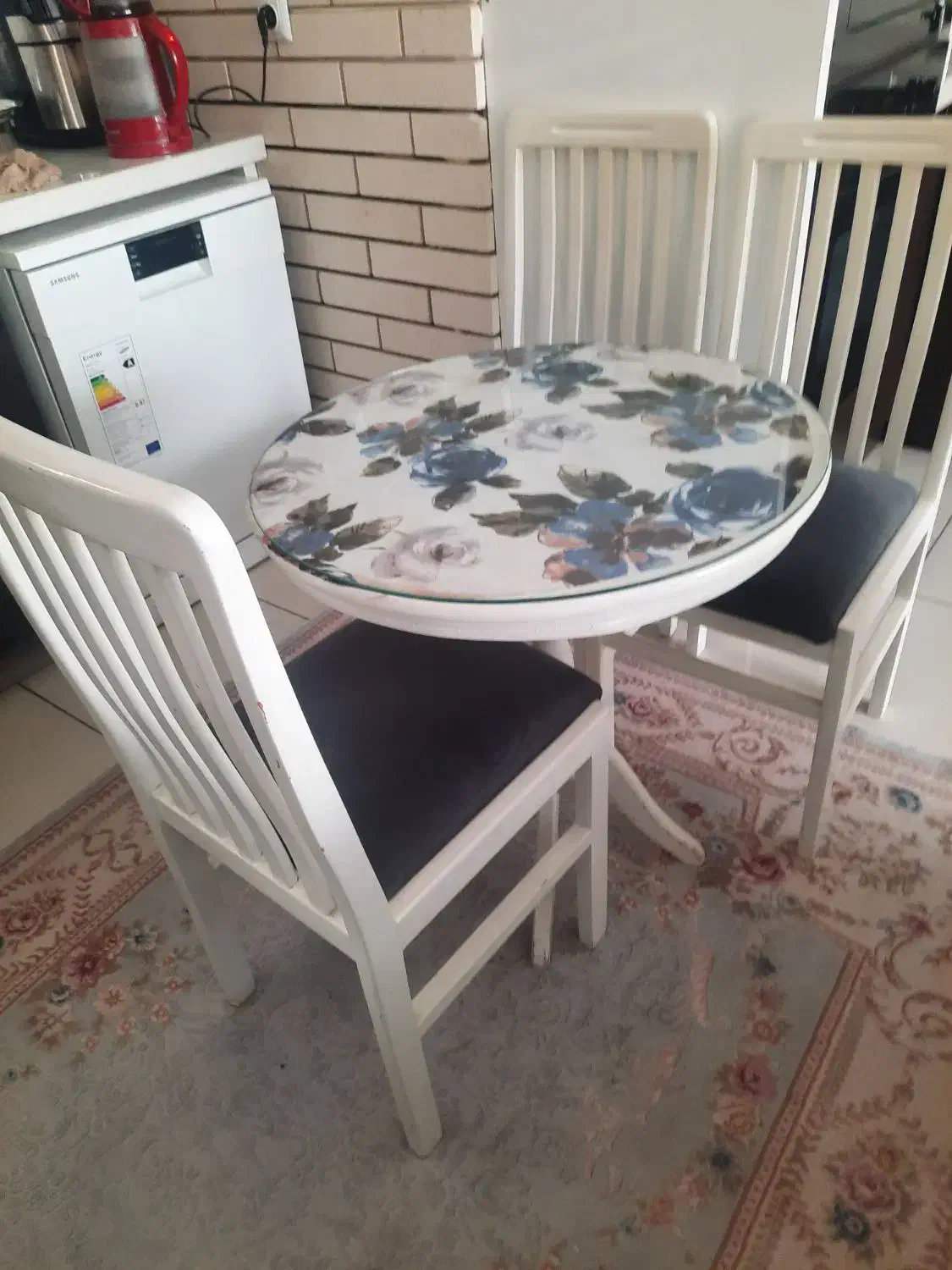 میز گرد با ۳ عدد صندلی|میز و صندلی غذاخوری|پردیس, فاز ۸|دیوار