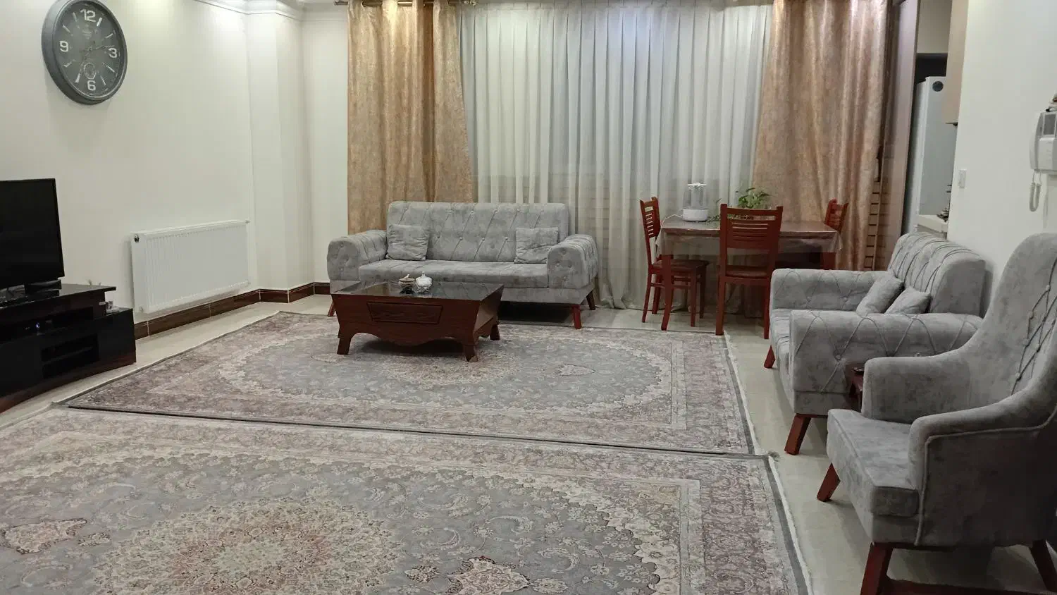 مبل راحتی هفت نفره و میز ناهارخوری|مبلمان خانگی و میز عسلی|تهران, اتابک|دیوار