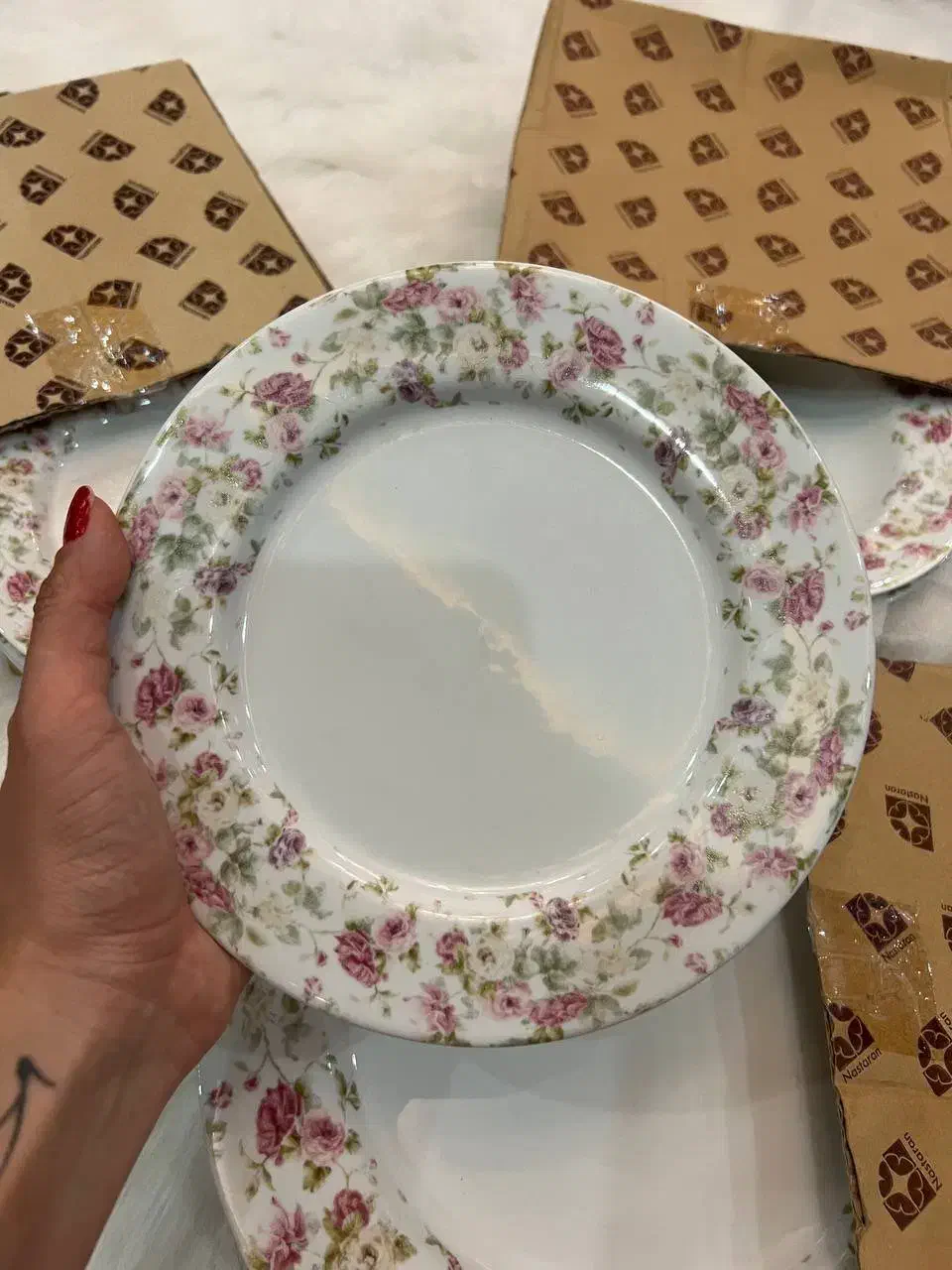 سرویس ۶ نفره چینی|ظروف سرو و پذیرایی|پردیس, فاز ۵|دیوار