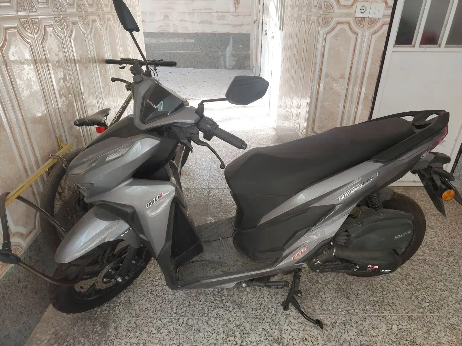 فروش موتور سیکلت صفر  کلیک ۱۸۰|موتورسیکلت|شیراز, شهرک مفتح|دیوار