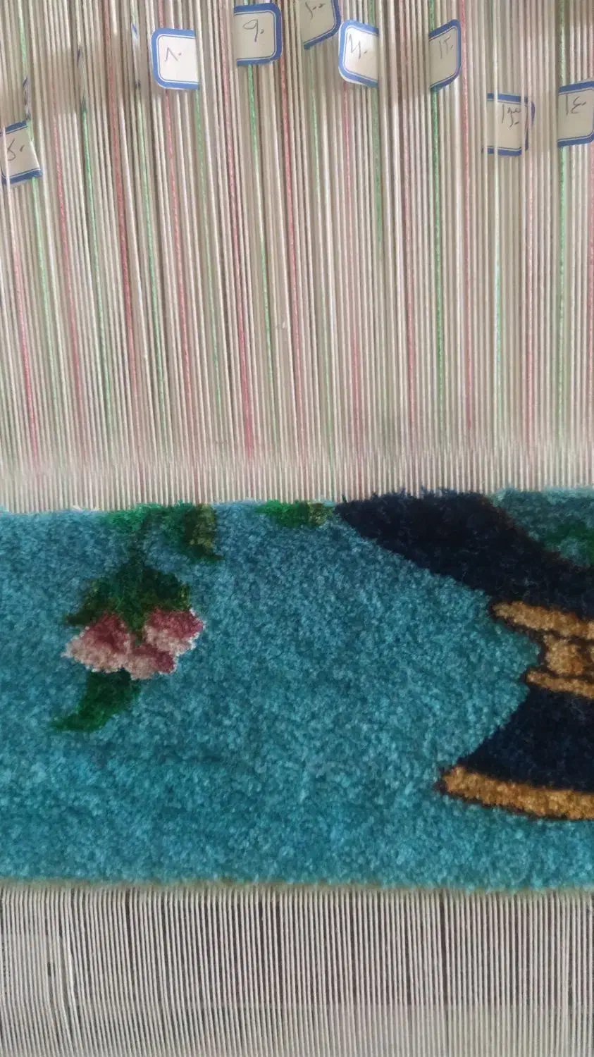 دار قالی به همراه تابلو فرش نیمه بافت نقشه سنتی|تابلو فرش|خرمآباد, |دیوار