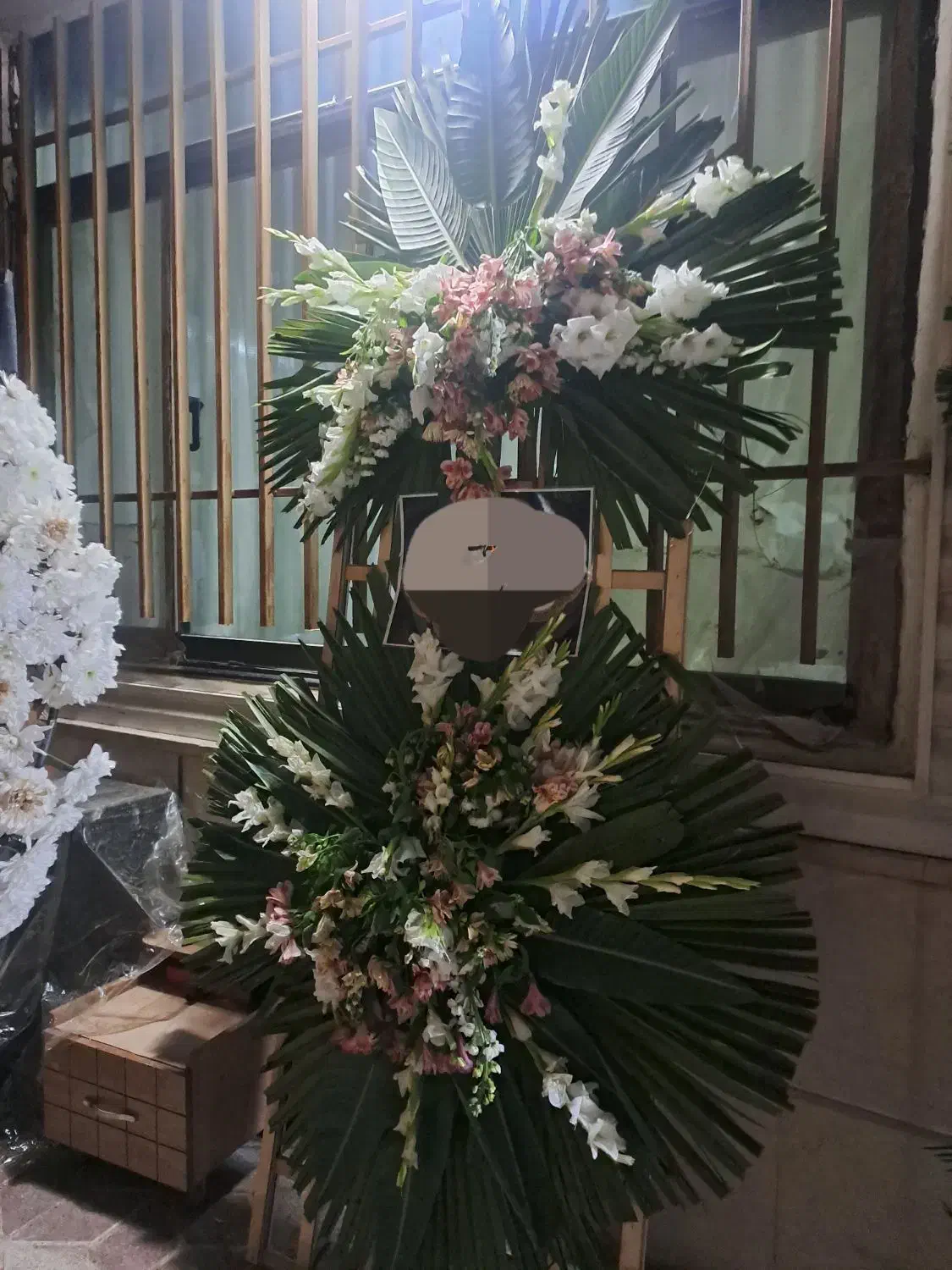 استند گل|گل و گیاه طبیعی|مشهد, سرافرازان|دیوار