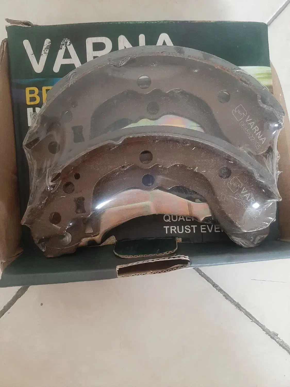 لنت ترمز عقب وارنا|قطعات یدکی و لوازم جانبی|ری, تقی آباد|دیوار