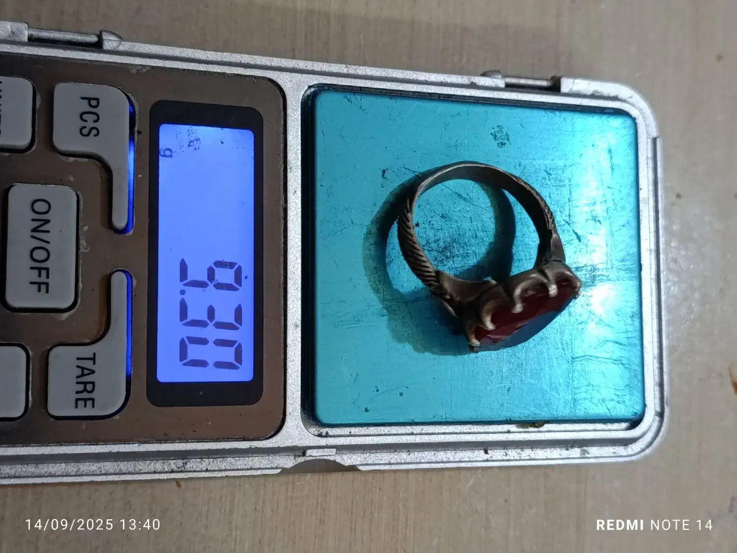 انگشتر و مقداری نقره جات|جواهرات|اندیشه, اندیشه فاز ۱|دیوار