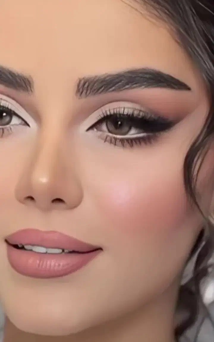 خدمات تخصصی میکاپ و گریم و شینیون|خدمات آرایشگری و زیبایی|تهران, سردارجنگل|دیوار