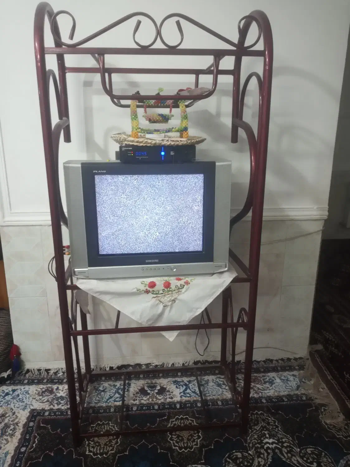 میز و تلویزیون|تلویزیون و پروژکتور|زاهدان, |دیوار