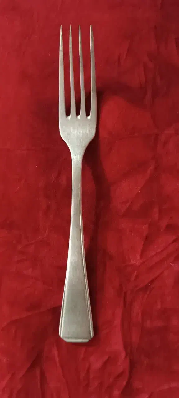 تعدادی چنگال ورشو قدیمی پهلویی همگی مهردار|کلکسیون اشیاء عتیقه|اصفهان, تخت فولاد|دیوار