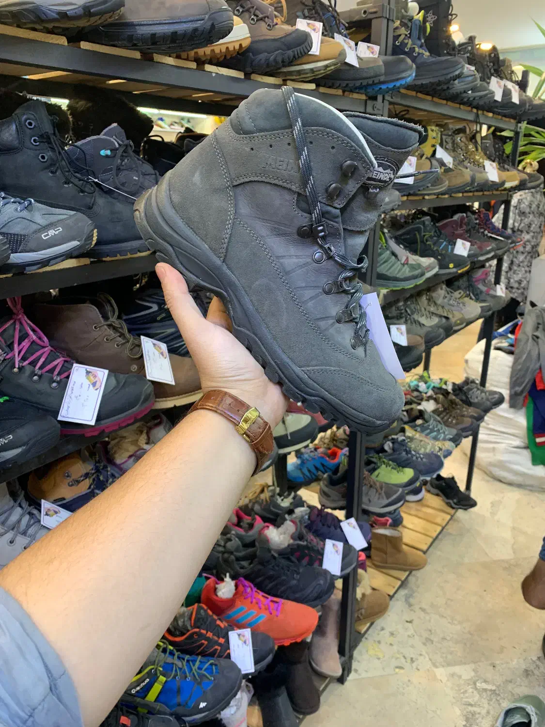 کفش کوهنوردی و طبیعتگردی ضدآب با تنوع بالا|کیف، کفش، کمربند|رامسر, |دیوار