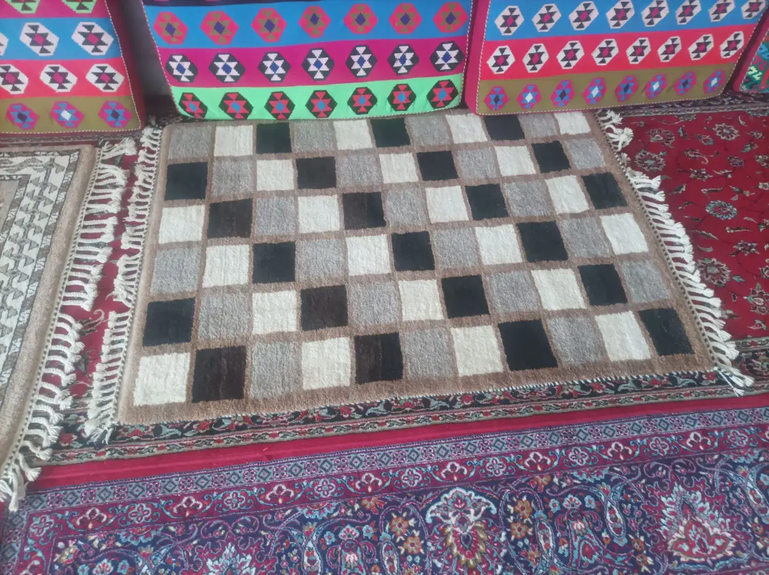 قالی دستباف کاملاً طبیعی|فرش|شهرضا, |دیوار