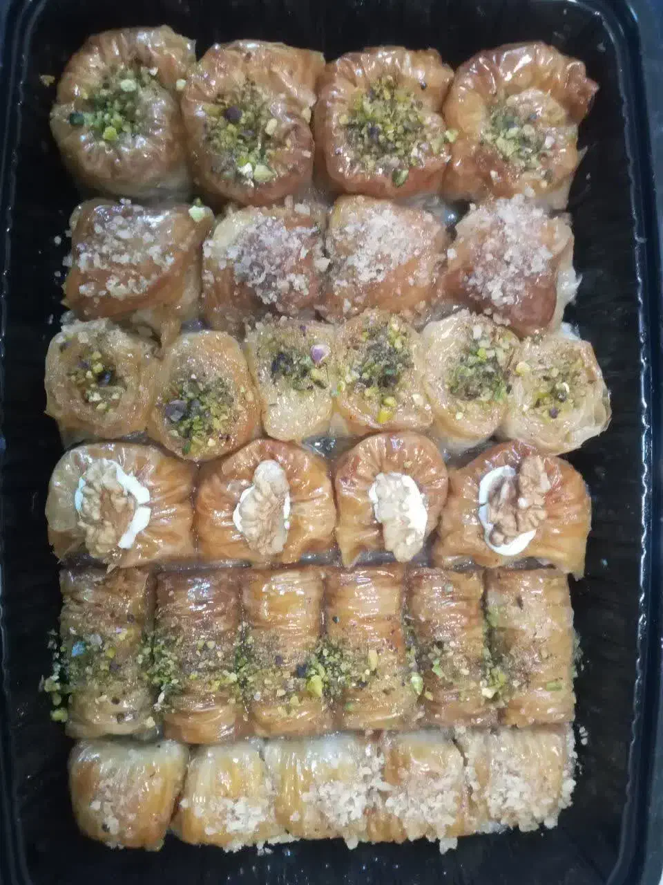 باقلوا استانبولی (عمده)|خوردنی و آشامیدنی|اصفهان, سرچشمه|دیوار