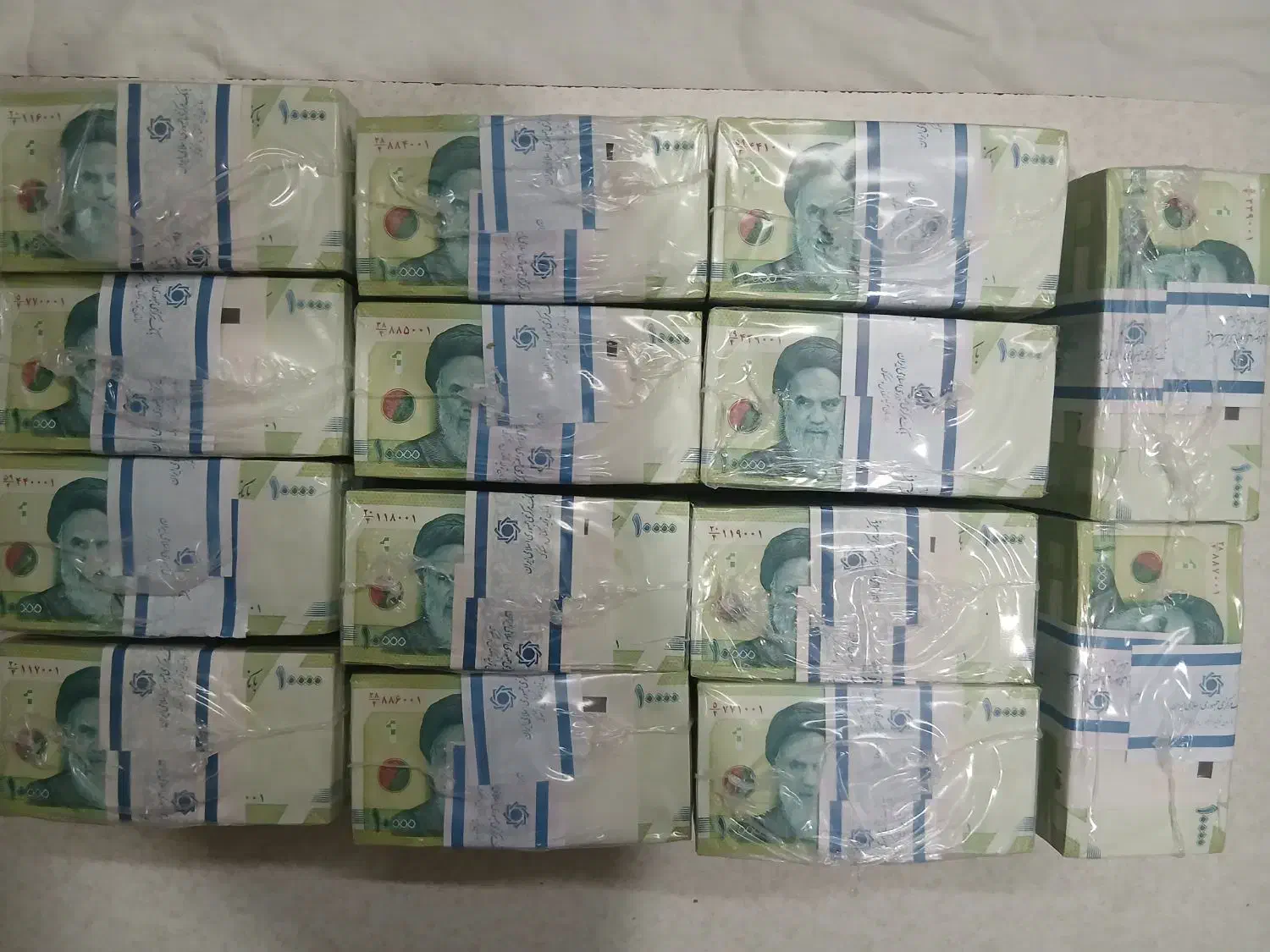 فروش وخریداسکناس  وسکه|کلکسیون سکه، تمبر، اسکناس|کرج, اصفهانی‌ها|دیوار