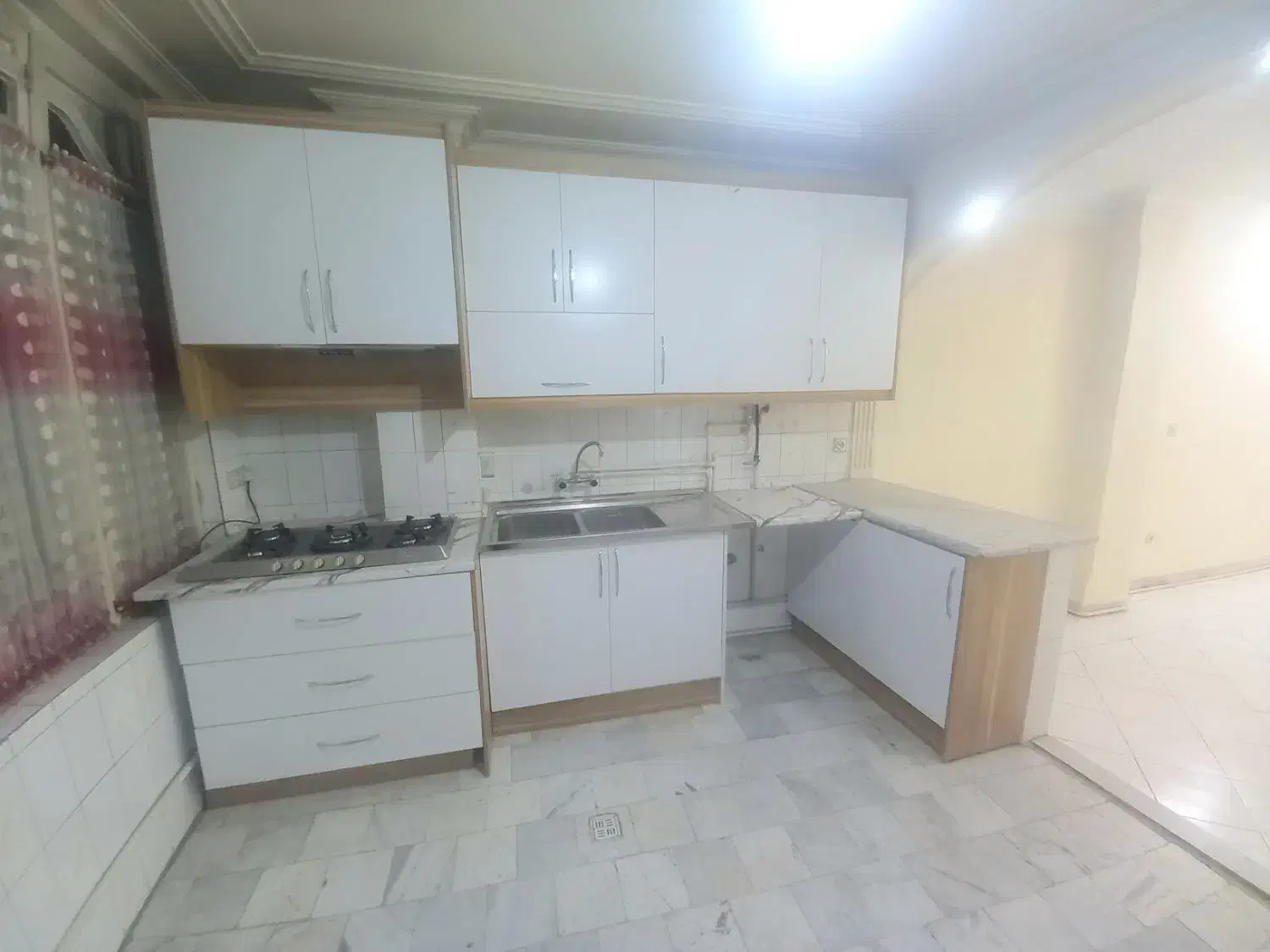 ۸۵ متر  *تک واحدی * مترو شادمان*  تخلیه