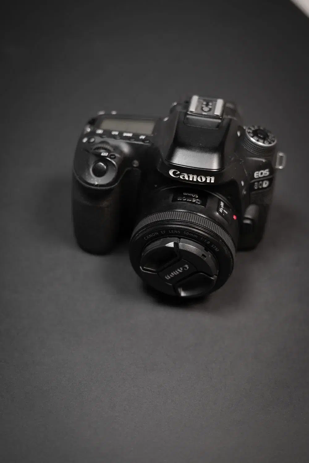 فروش دوربین کانن ۸۰d تمیز همراه با لنز|دوربین عکاسی و فیلم‌برداری|شیراز, انجیر|دیوار