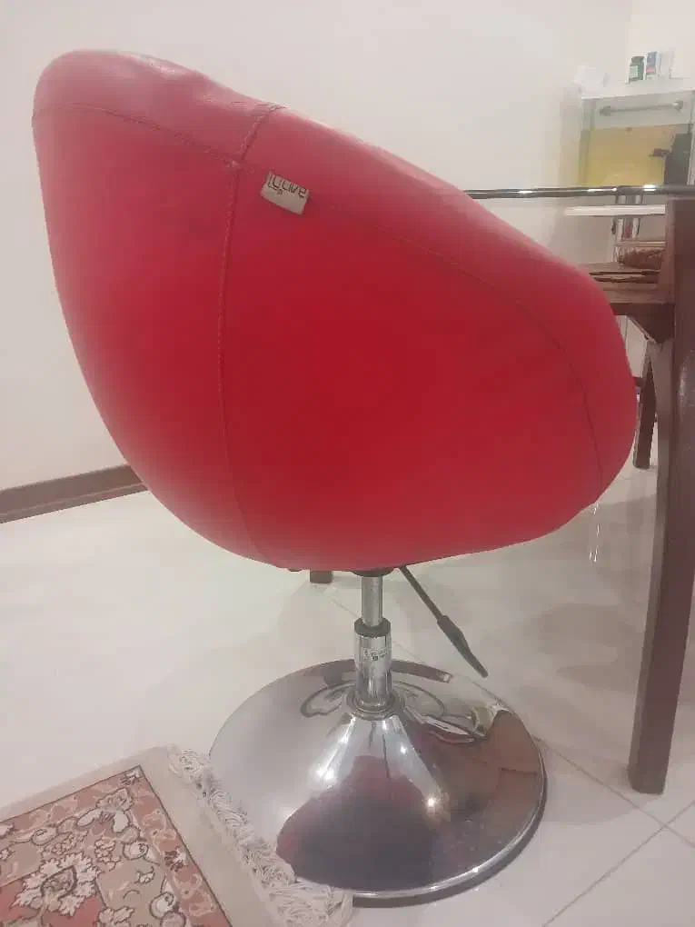 چهار عدد صندلی چرمی  برندLlVE|مبلمان اداری|تهران, نیروی هوایی (پیروزی)|دیوار