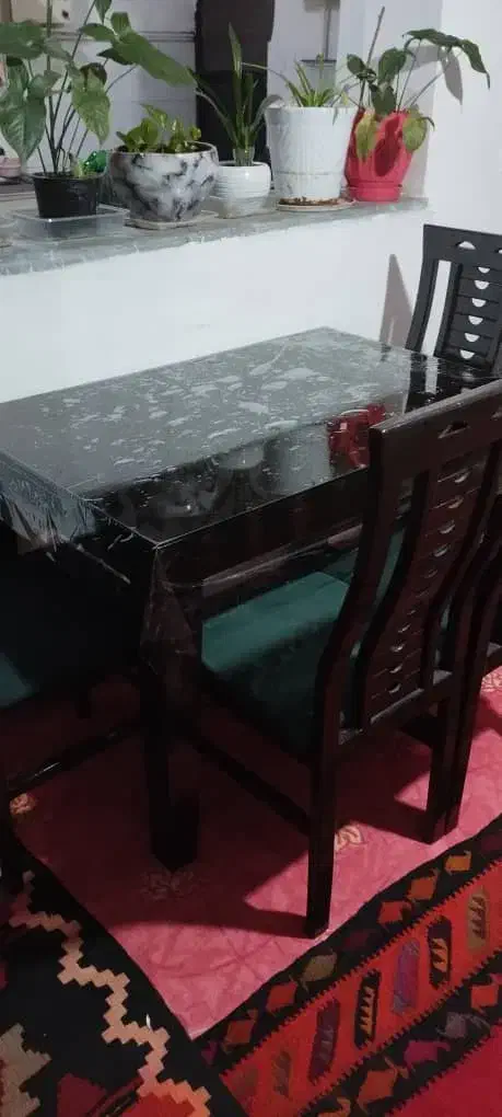 میز ناهار خوری ۴نفره کاملا سالم|میز و صندلی غذاخوری|میانه, |دیوار