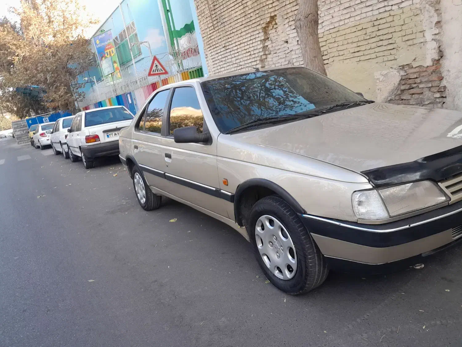 پژو 405GLX مدل 1387بژ متالیک دوگانه کارخانه|خودرو سواری و وانت|تهران, شهرک فردوس (حسینی)|دیوار